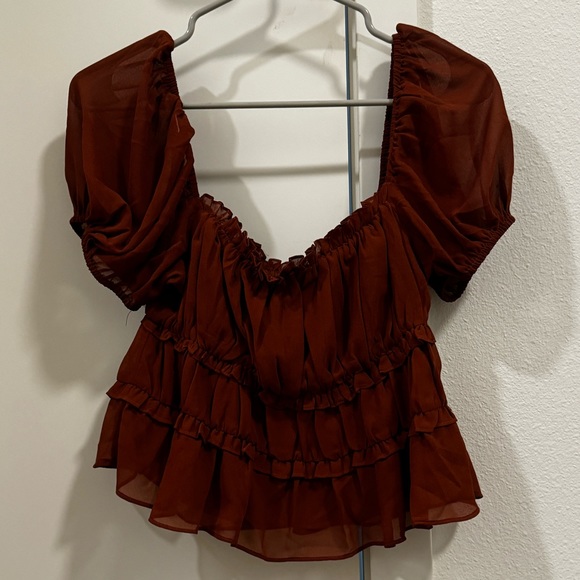 Astr Savina Bubble Sleeve Top - Maroon S - Picture 2 of 3